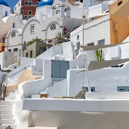 Kyrkos Collection * Fira (Santorini)