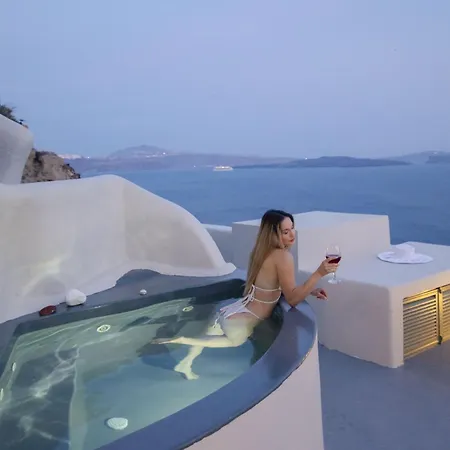 Kyrkos Collection Fira (Santorini)