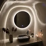 Kyrkos Collection * Fira (Santorini)